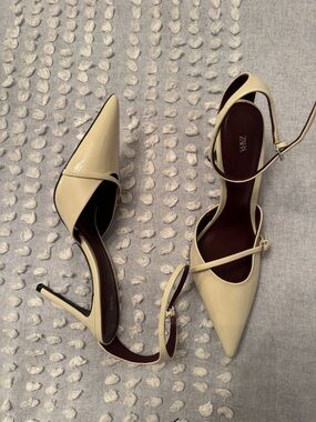 Zara Cream Pointed Toe Ankle-Strap Stiletto Heels size 42